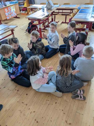 Gemeinsam stark werden_Jahreszeitenmassage_3.+4. Schulstufe