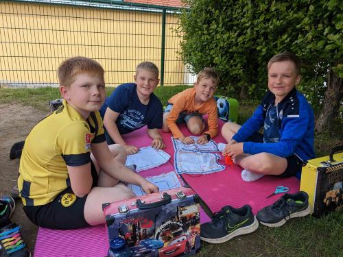 Werken_Sticken im Garten