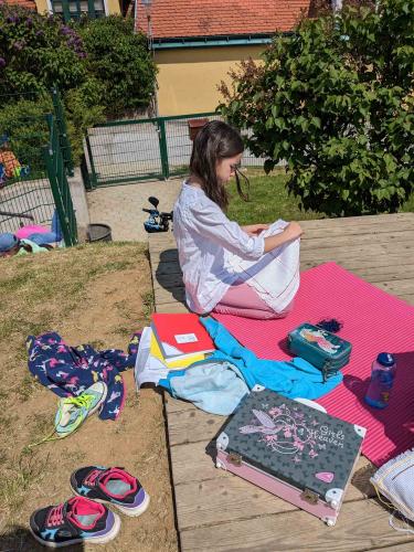 Werken_Sticken im Garten