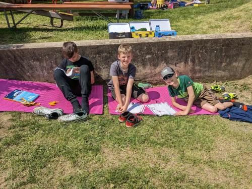 Werken_Sticken im Garten